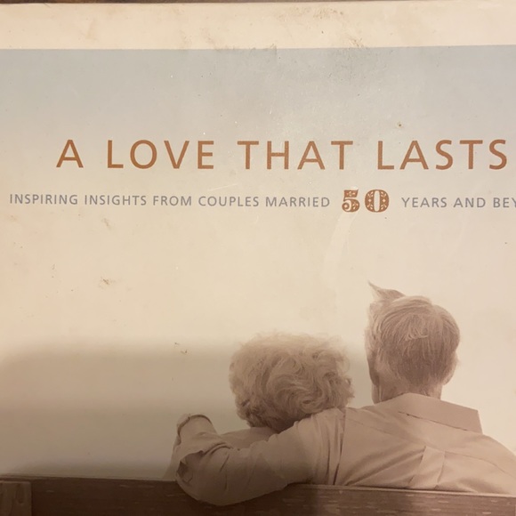Hallmark A Love That Lasts book - Picture 2 of 4
